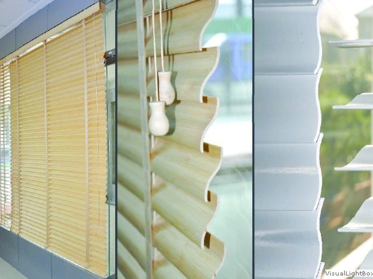 'S' Wooden Blind